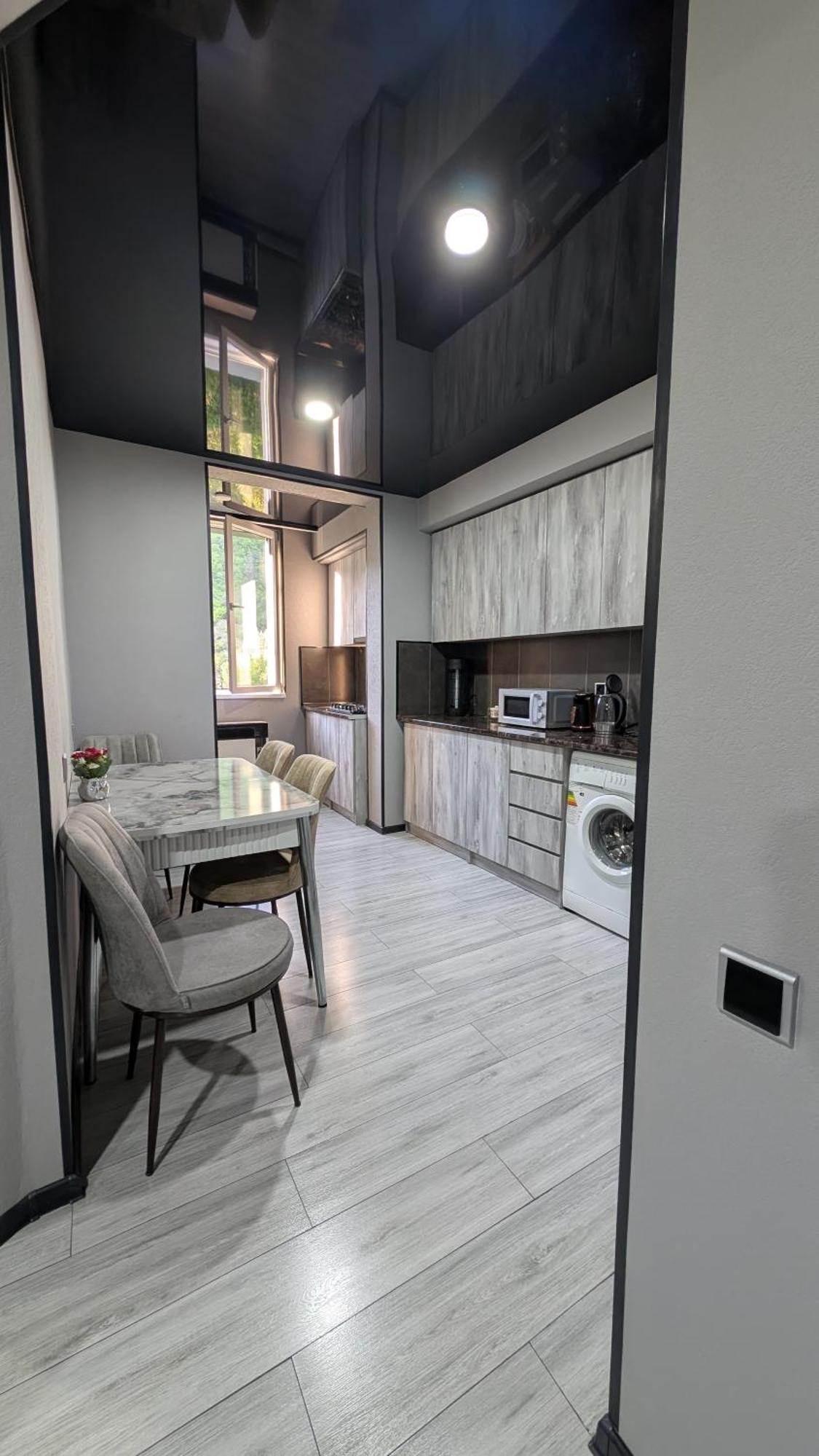 Gari'S Apartment Next To Borjomi Central Park מראה חיצוני תמונה